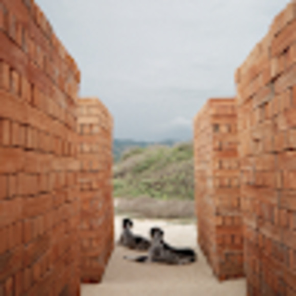 Meet your Posher, Mariana - Picture 1 of 1